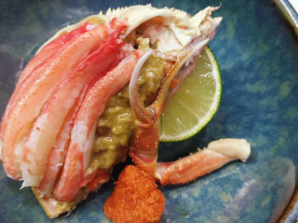 親ガニ塩茹でハーフ　900円