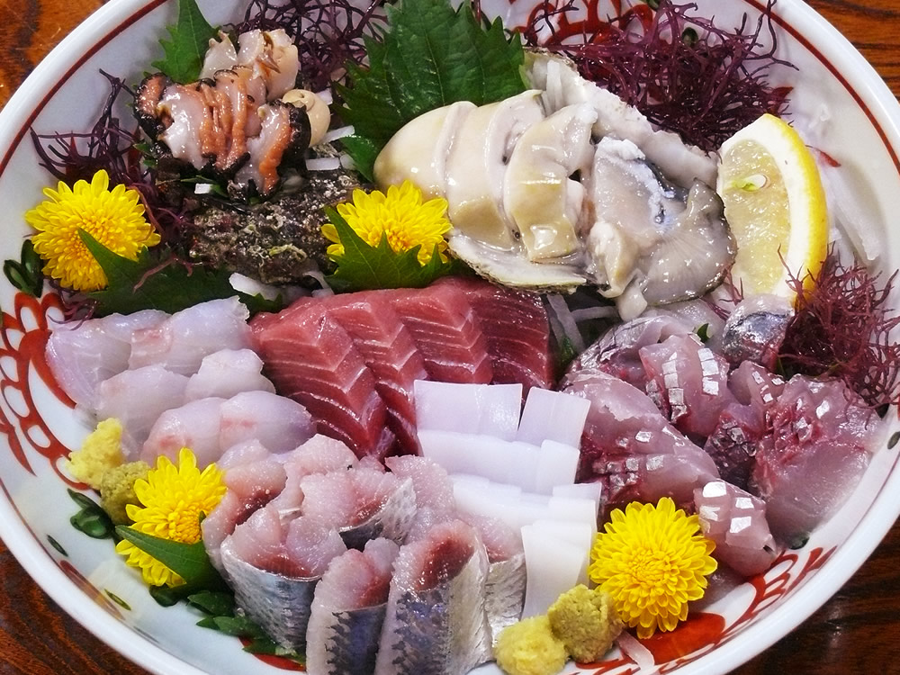 秋の刺身盛り4人前　5,500円（時価）